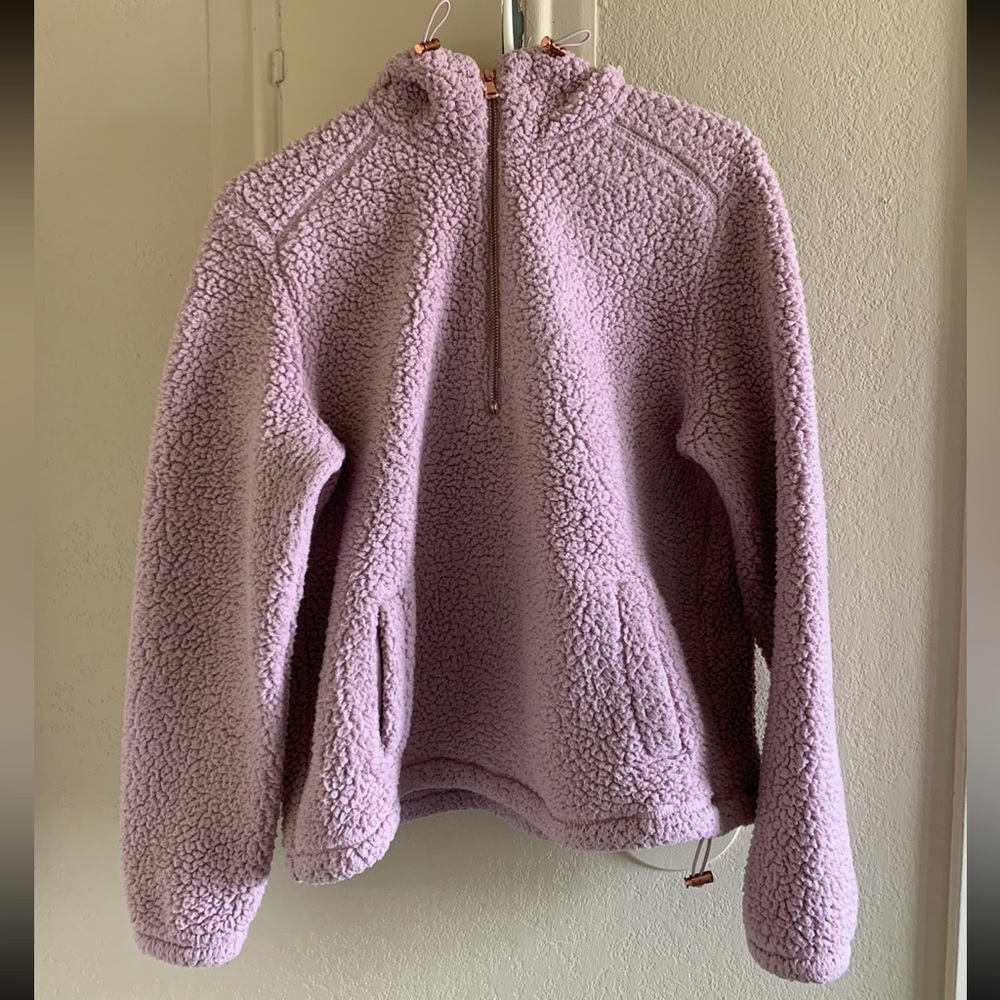 Old Navy fleece sweater
